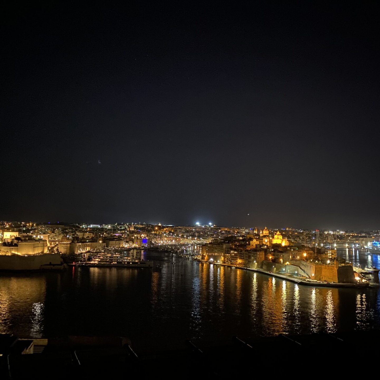 Auslandspraktikum Malta Valletta by night